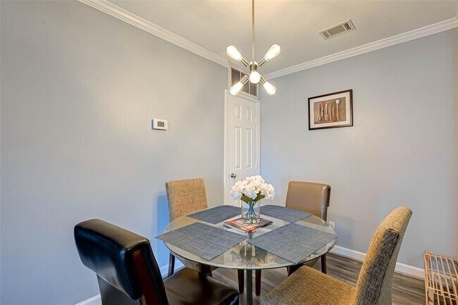 Foto del edificio - 8427 Hearth Dr