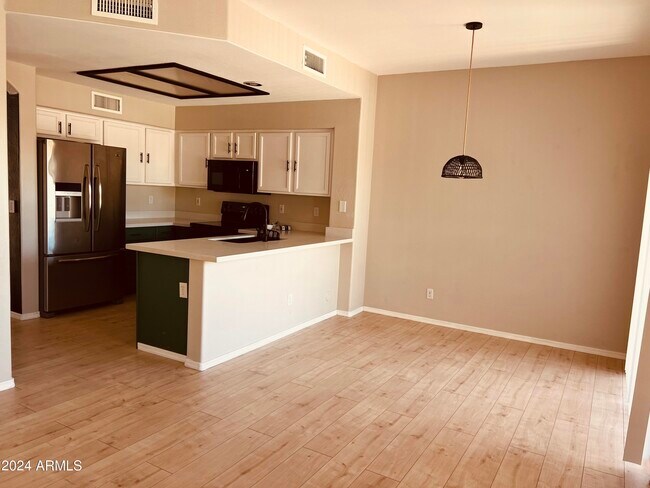 Foto del edificio - 1914 N 106th Ln