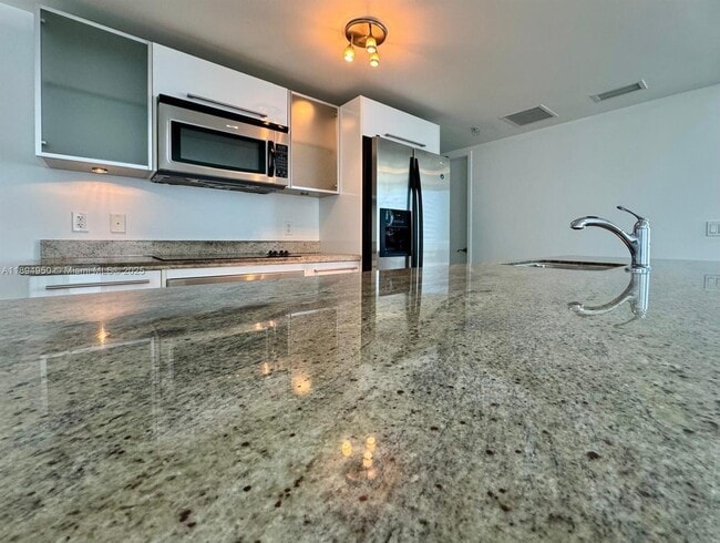 Foto del edificio - 185 SW 7th St
