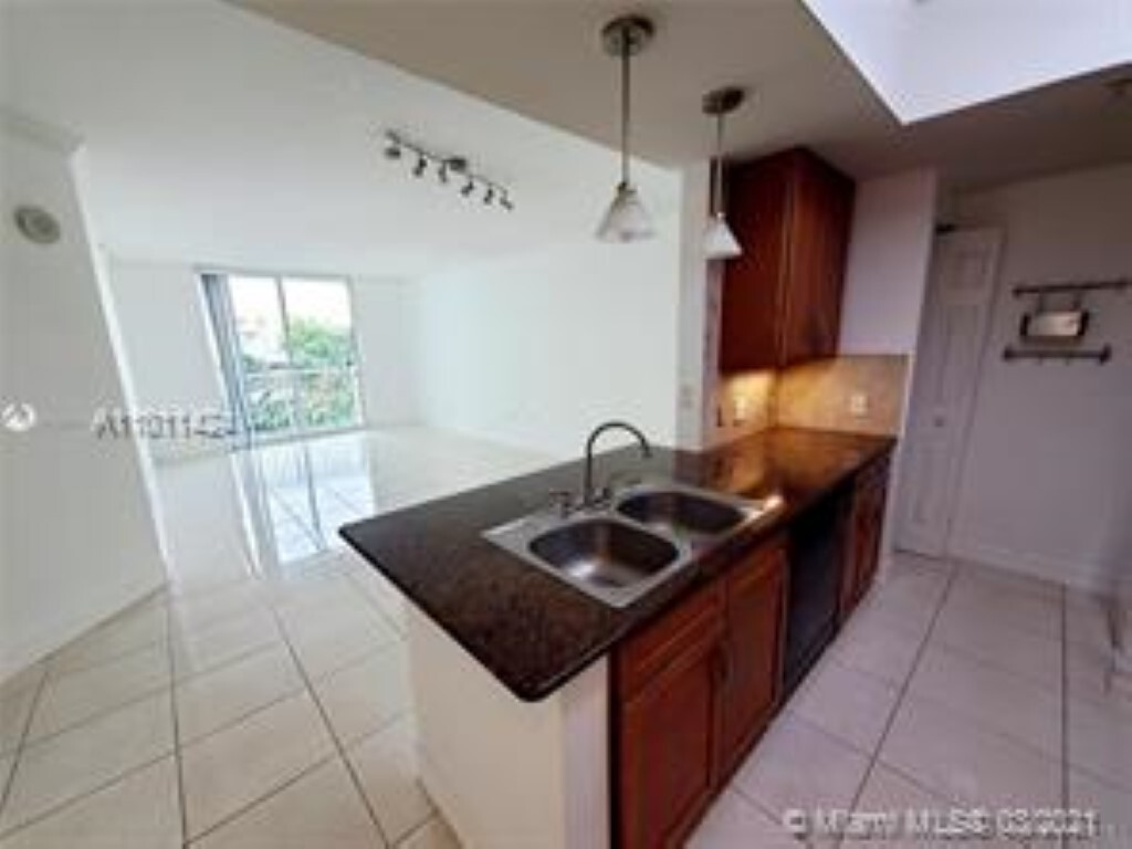 Foto principal - 2000 N Bayshore Dr