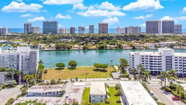 Building Photo - 10150 E Bay Harbor Dr
