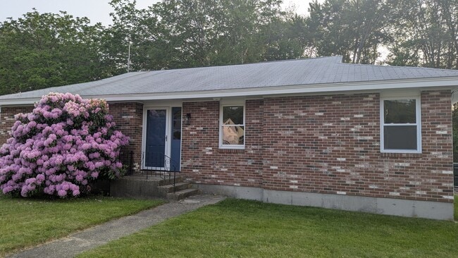 Building Photo - 250 Lovering St