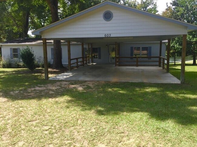 Building Photo - 603 Aubin Ln