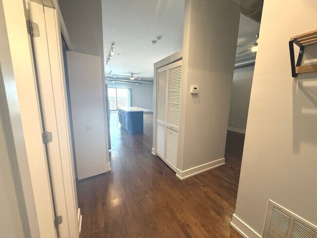 Foto del edificio - 1000 E 53rd St