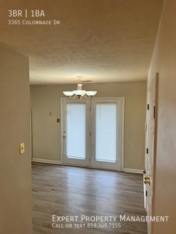 Building Photo - 3365 Colonnade Dr