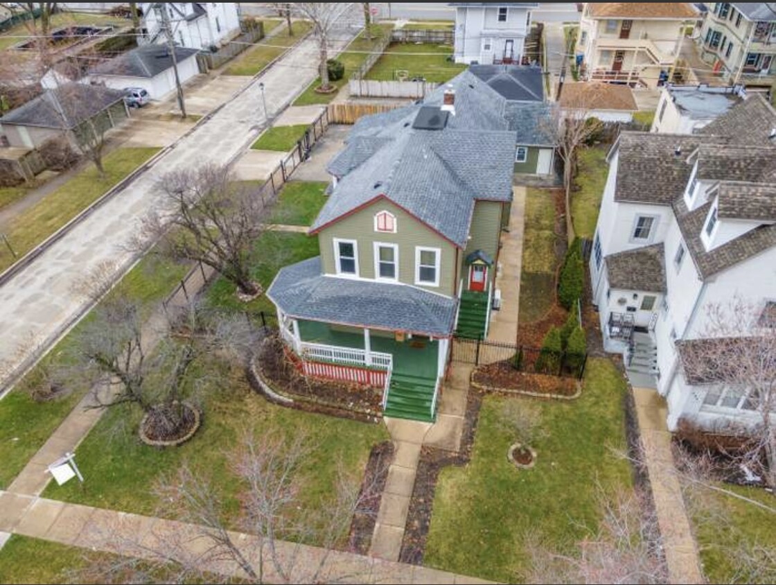 Arial View - 400 N 4th Ave