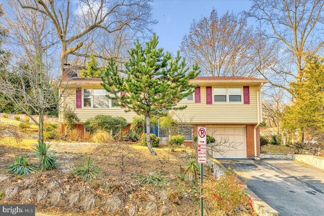Building Photo - 2800 S Fern St