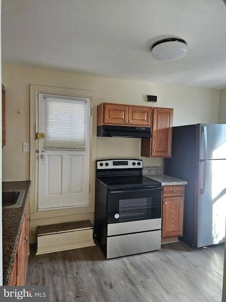 Building Photo - 801 N Jordan St