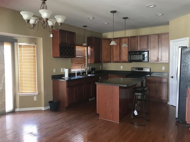Building Photo - 676 Elk Ridge Dr