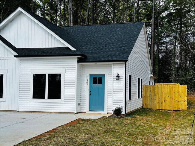 Building Photo - 525 N Linwood Ave