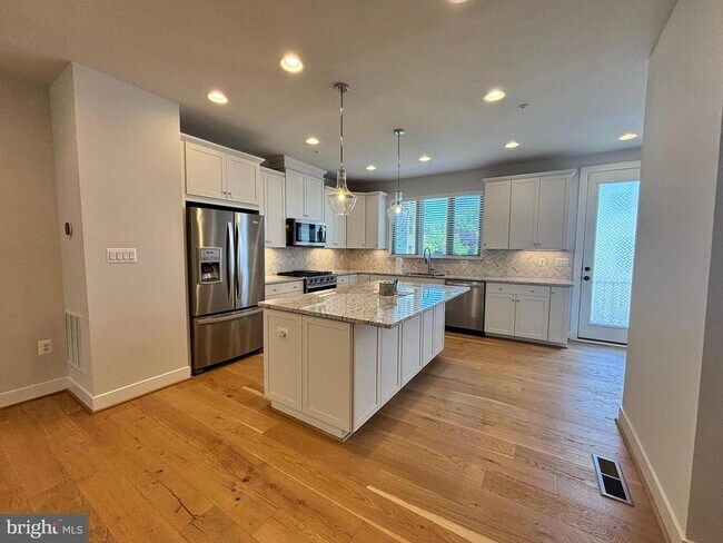 Foto del edificio - 5125 Longstone Way