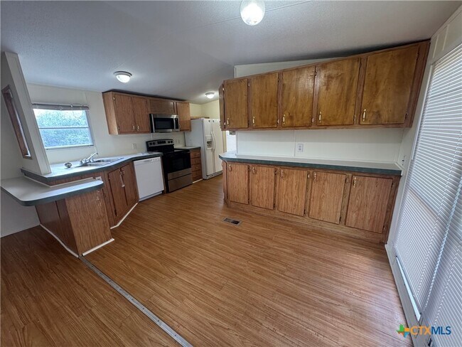 Foto del edificio - 1111 Olmos Rd