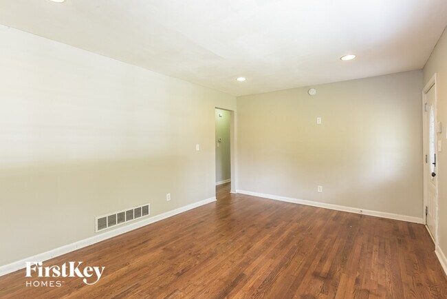 Foto del edificio - 1382 Georgia Ave