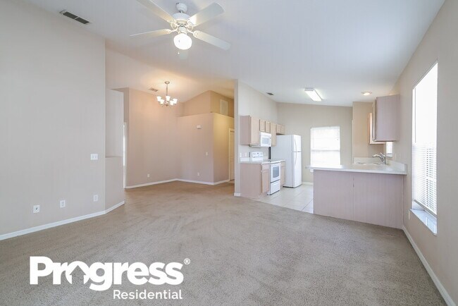 Foto del edificio - 8008 Sugar Pine Blvd