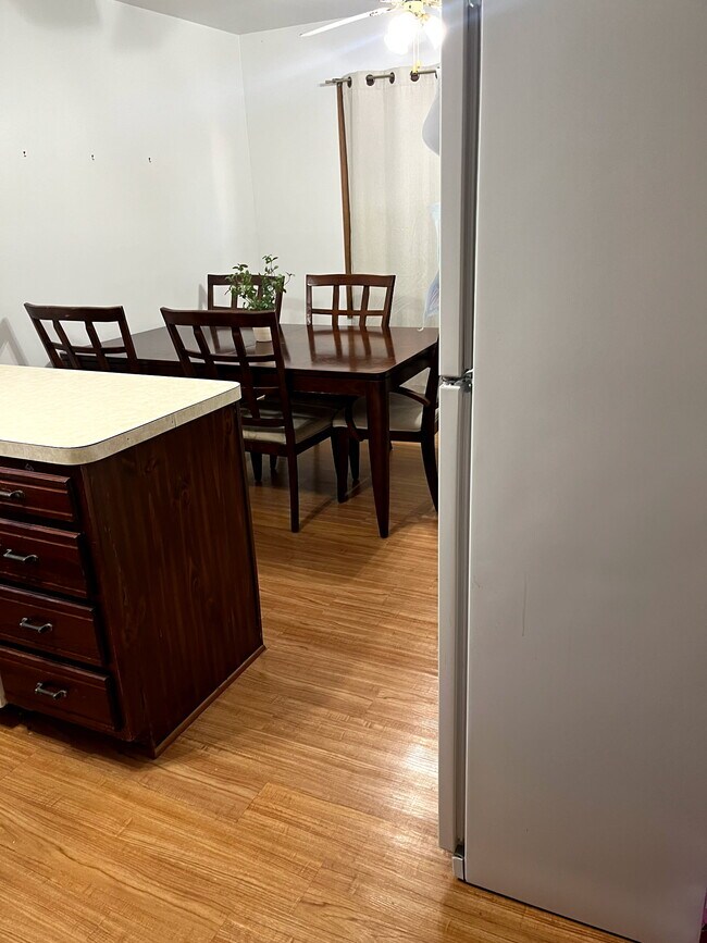 Foto del edificio - 903 E Ardyce Ln