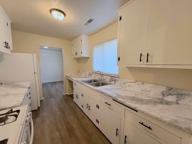 Photo - 2559 Ballantyne Dr House