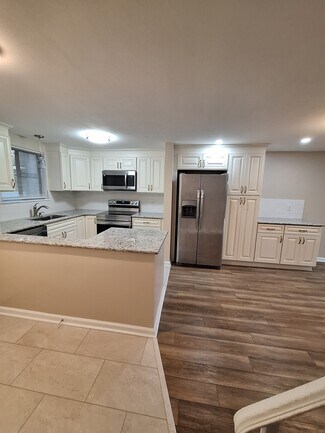 Building Photo - 92 Chestnut Hls