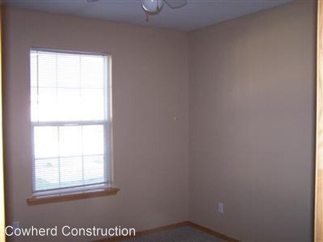 Building Photo - 3 br, 2 bath House - 751 W Juniper