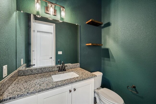 Foto del edificio - 136 Greg Ln