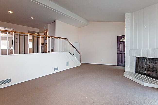 Living Room - 1317 Palisades Dr