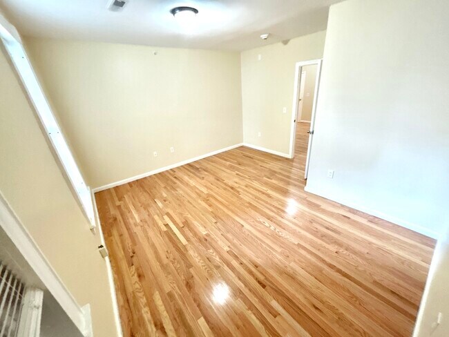 Foto del edificio - 135 W Main St