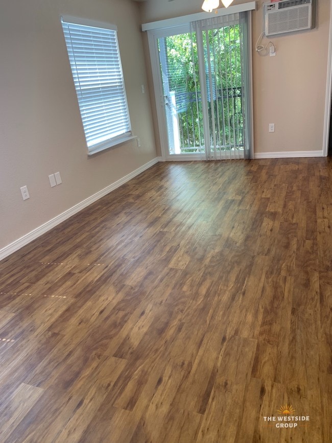 Hardwood Floors - Waterston Apartments