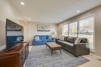 Building Photo - 5013 Emerald Dr