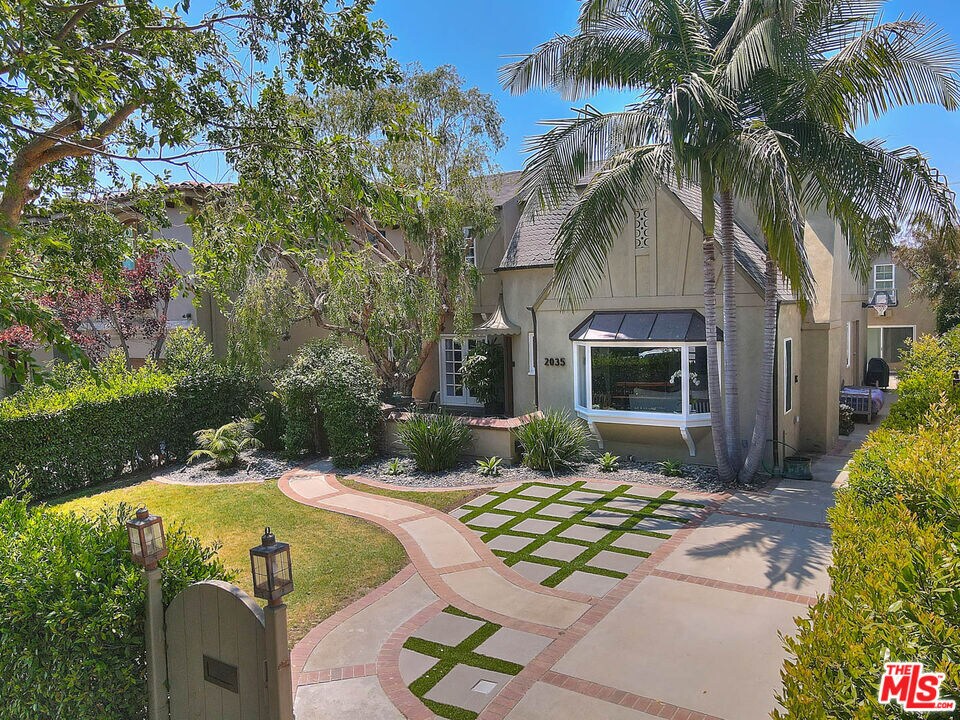 Foto principal - 2035 Thayer Ave