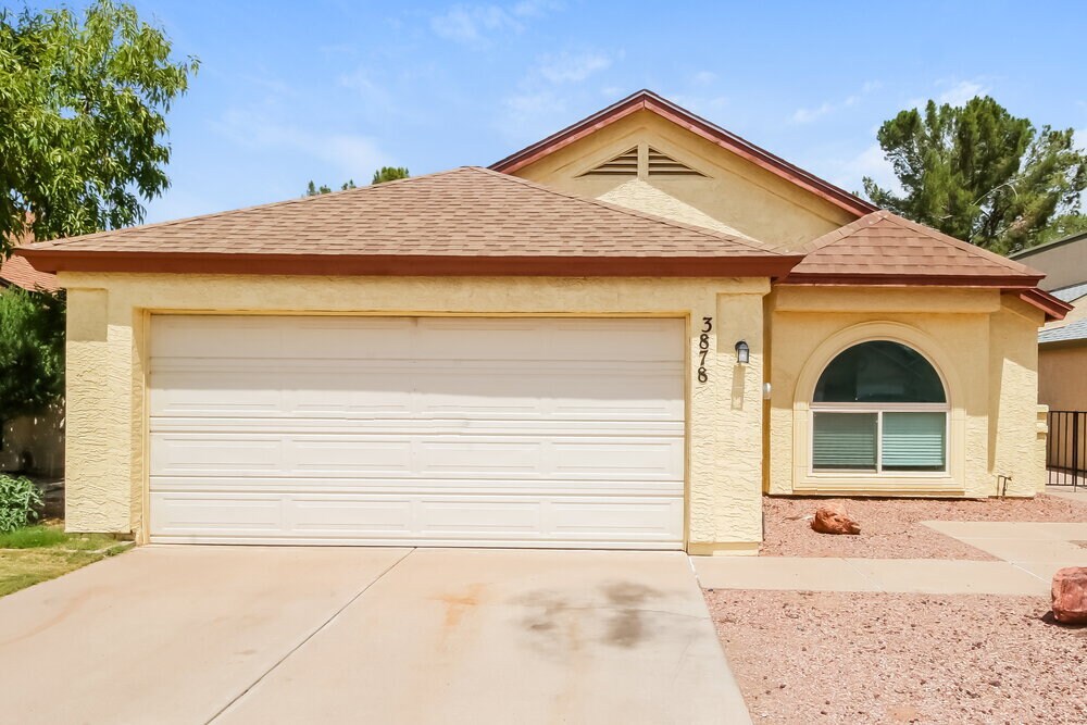 Foto principal - 3878 W Butler St