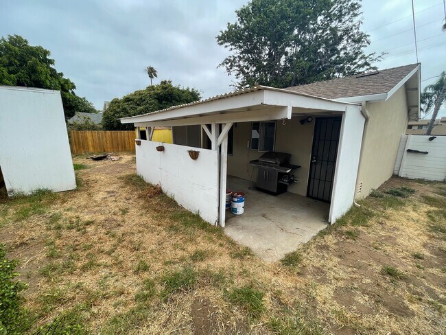 Foto del edificio - 528 Florida St