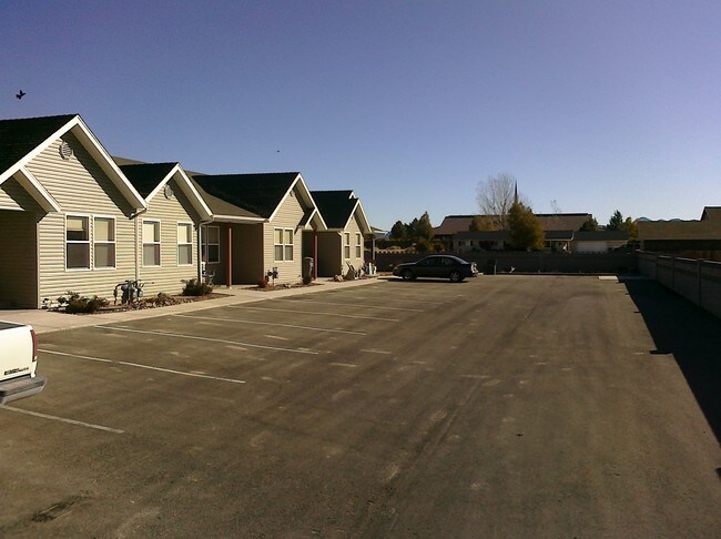 Building Photo - 33 S 475 E
