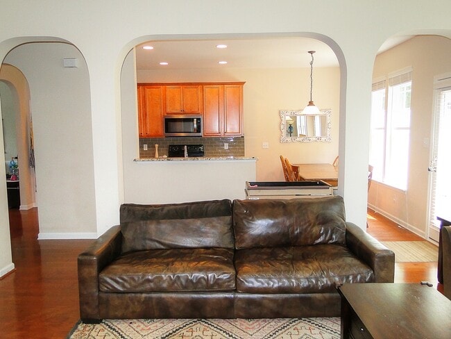 Building Photo - Updated 3 Bedroom, 2.5 Bathroom Home w/ 2 Car Garage in SW Durham/Southpoint!  Pets Negotiable