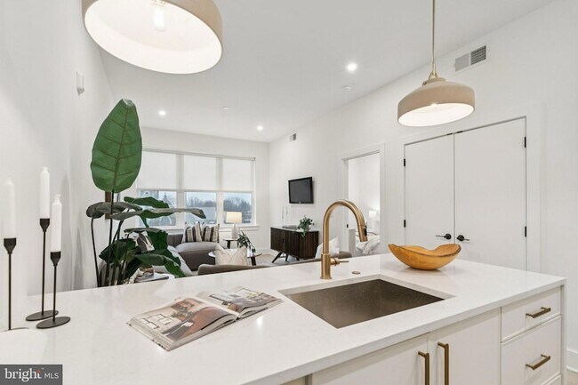 Foto del edificio - 30 W Allens Ln