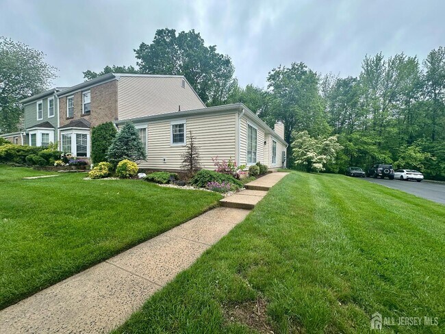 Building Photo - 143 Archery Ct