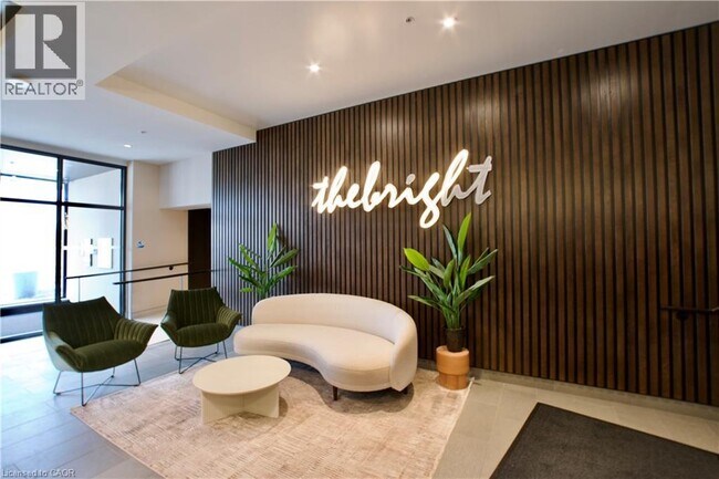 Building Photo - 741 King St W