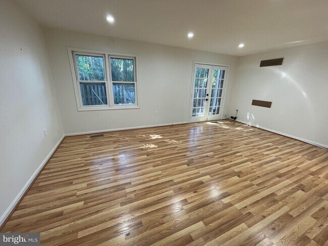 Building Photo - 4556 Metro Ct