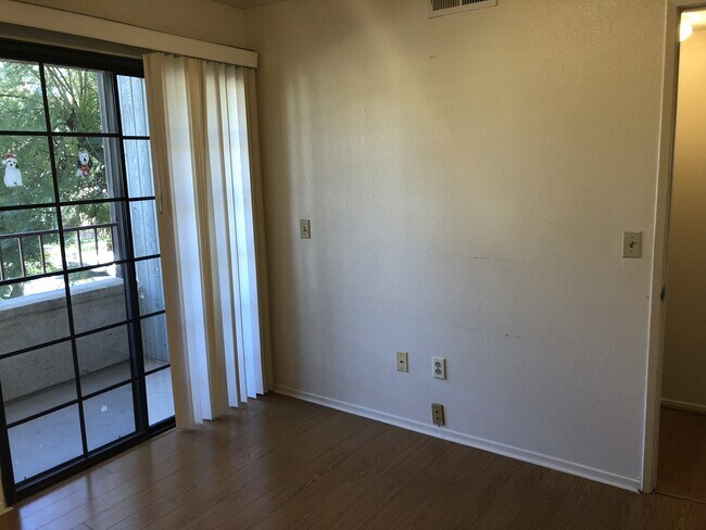 Building Photo - 1234 Orange Grove Ave