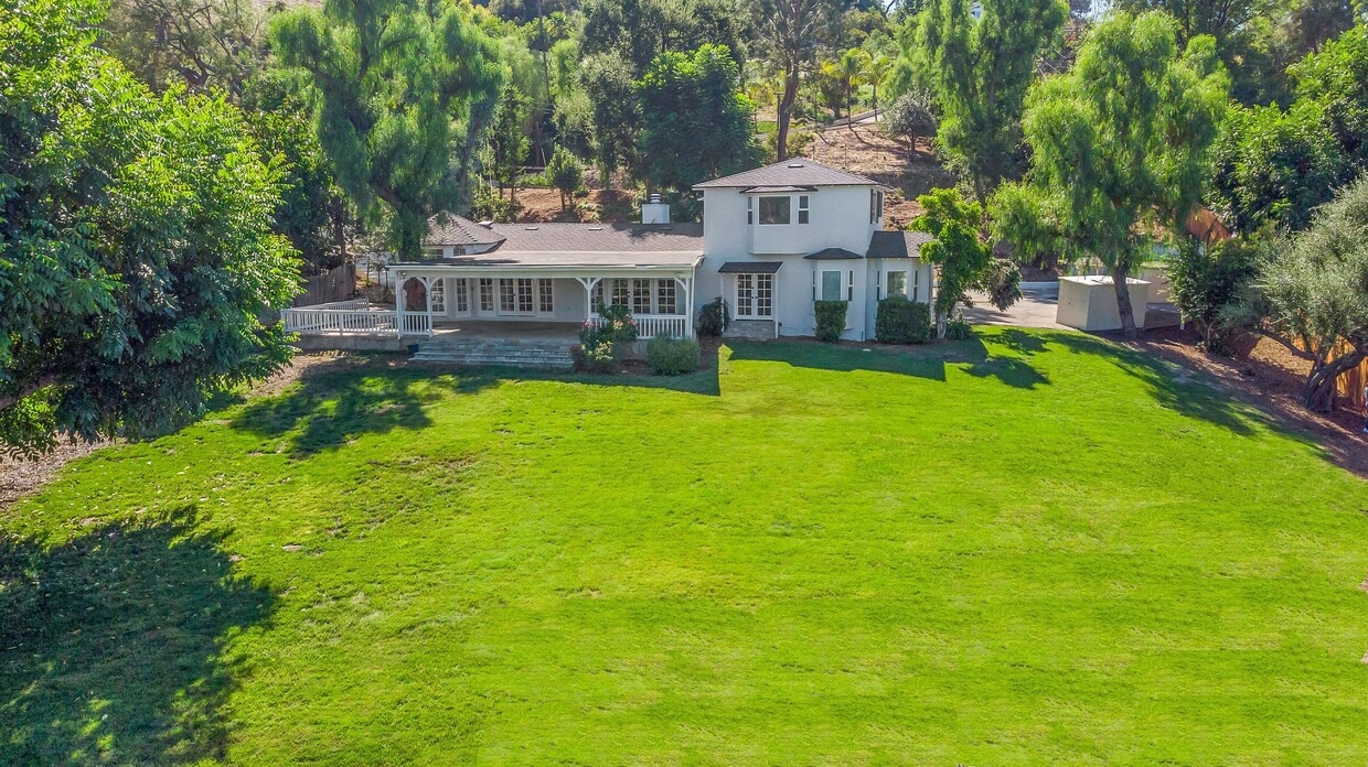 Primary Photo - 4800 Brewster Dr
