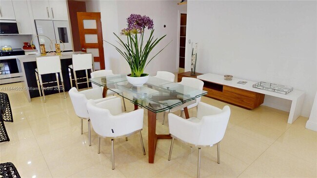 Foto del edificio - 2981 SW 12th St