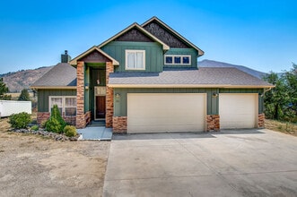 Building Photo - 21 Mores Creek Cir