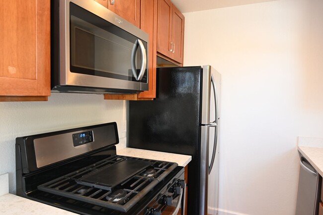 Foto del edificio - 2/1 - Central Redwood City Location - Hwy ...