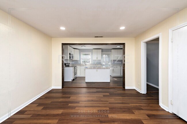 Foto del edificio - Newly Renovated 3 Bed 1.5 Bath Home in Mobile