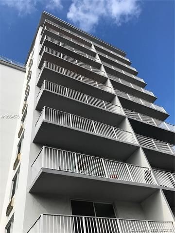 Building Photo - 1255 Collins Ave