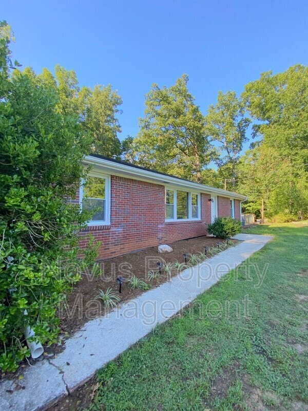 Building Photo - 1367 Stripling Chapel Rd