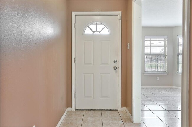 Foto del edificio - 9042 McGallion Rd