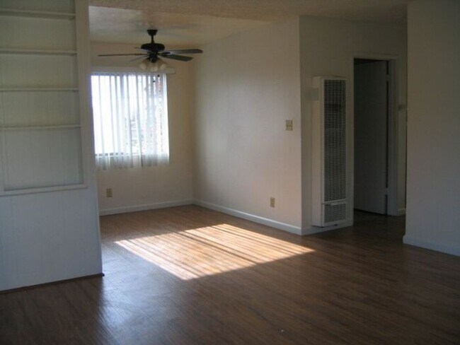Building Photo - Large 2bd/1bth near LMAAC!