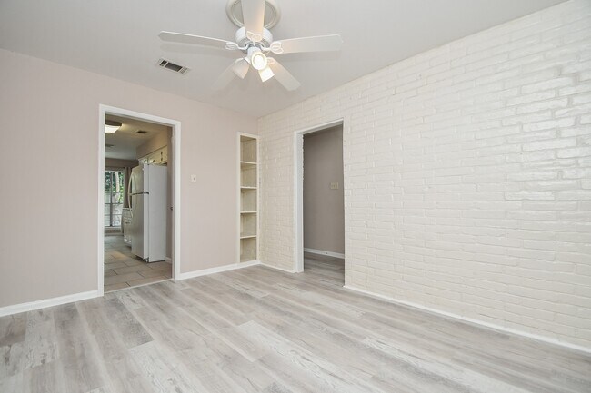 Building Photo - 12939 Westmere Dr