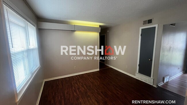 Foto del edificio - 3773 Voltaire Ave