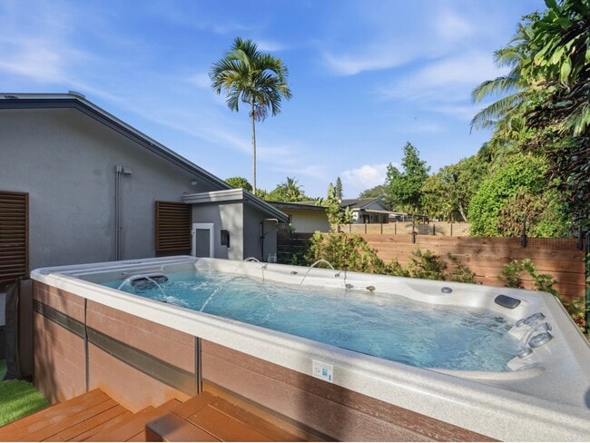 Foto del edificio - 4628 SW 10th St