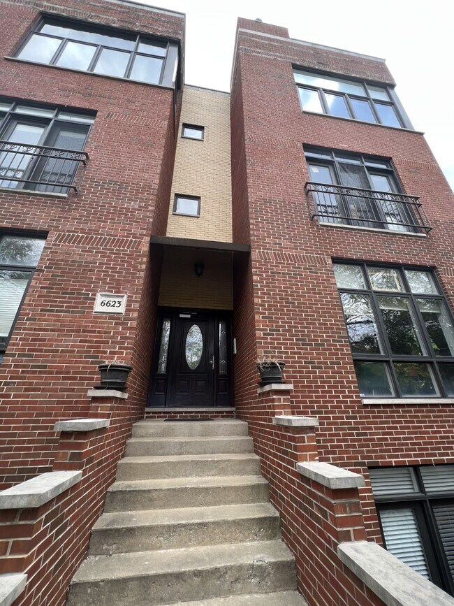 Foto del edificio - 6623 N Greenview Ave